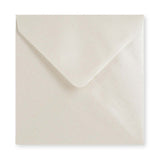 Sobre color ostra perlado - Solapa Diamante 140x140 mm